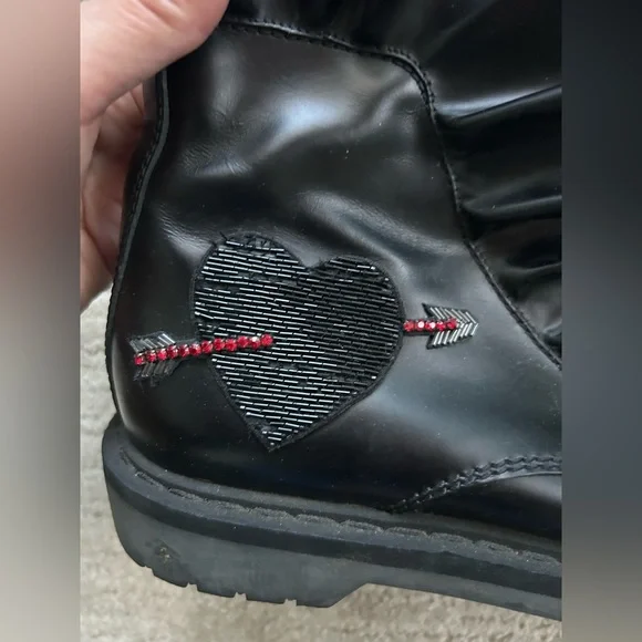 VALENTINO black ruffled Chelsea boot. - Picture 2 of 8